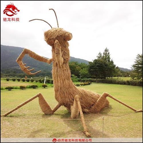大型稻草人雕塑螳螂稻草艺术农民丰收节道具展品农耕文化策划公司